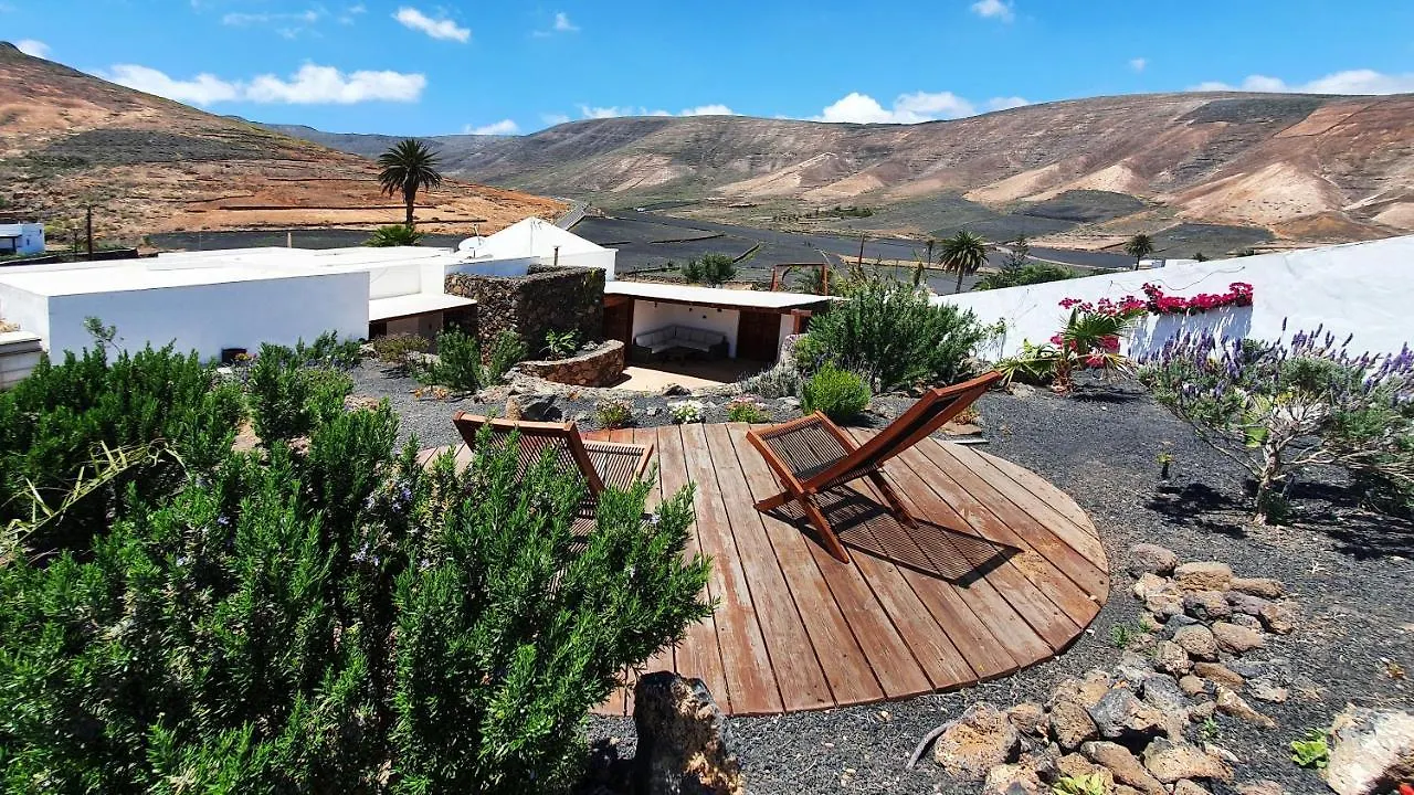Holiday House Casa Mariposa In Tabayesco Villa