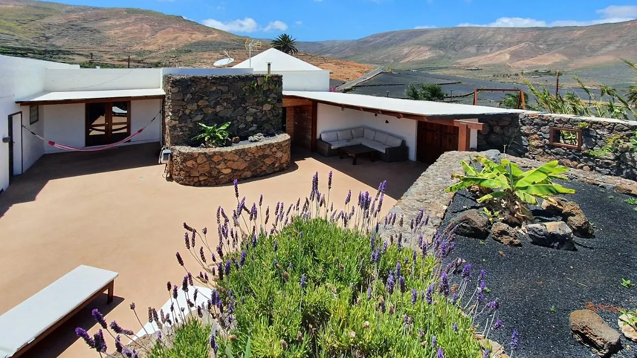 Holiday House Casa Mariposa In Tabayesco
