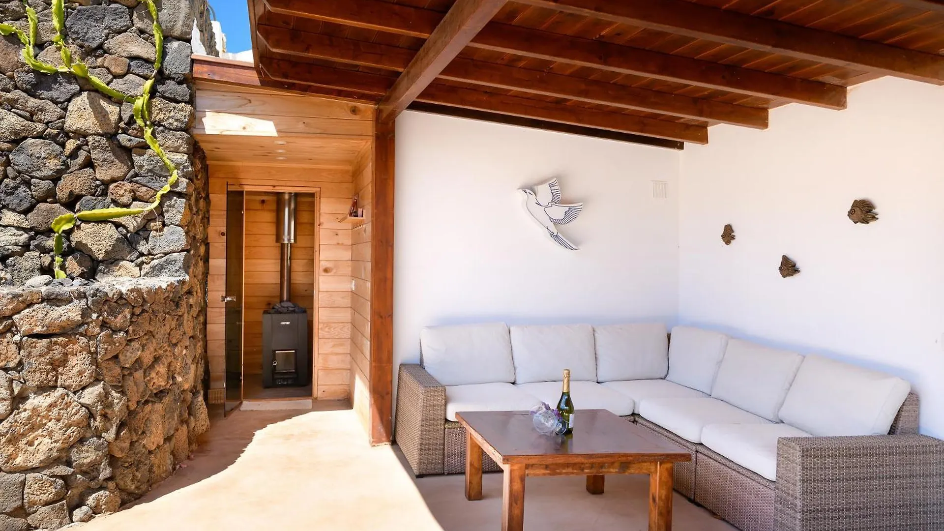 Holiday House Casa Mariposa In Tabayesco